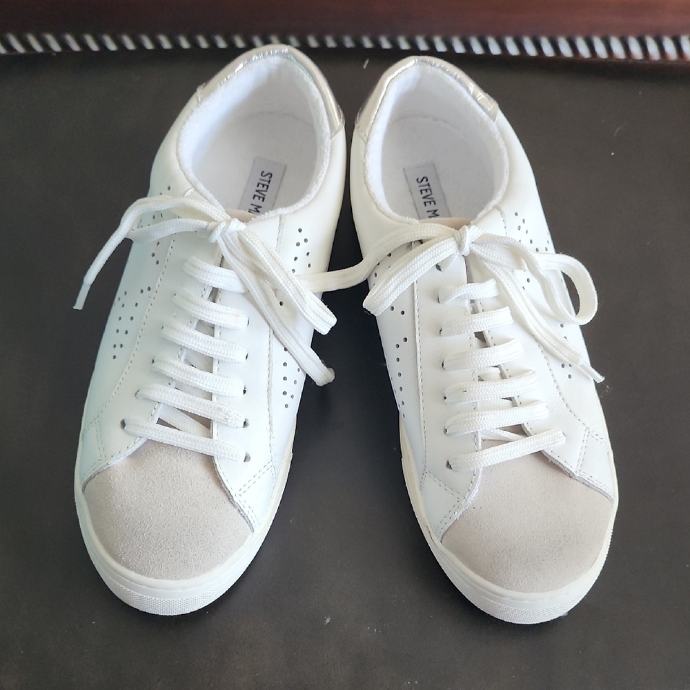 Steve Madden White Minimalist Sneakers